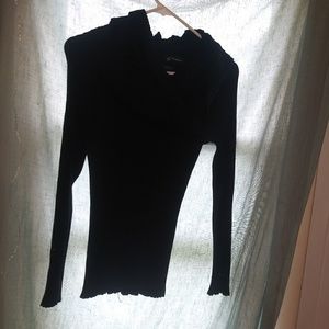 Comfy black turtle neck inc international sweater